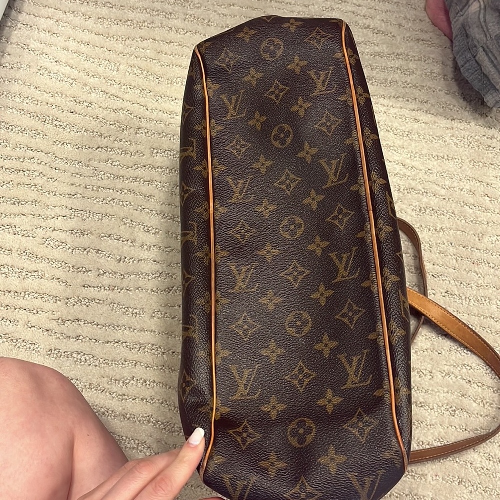 Louis Vuitton  Batignolles tote - Picture 6 of 7